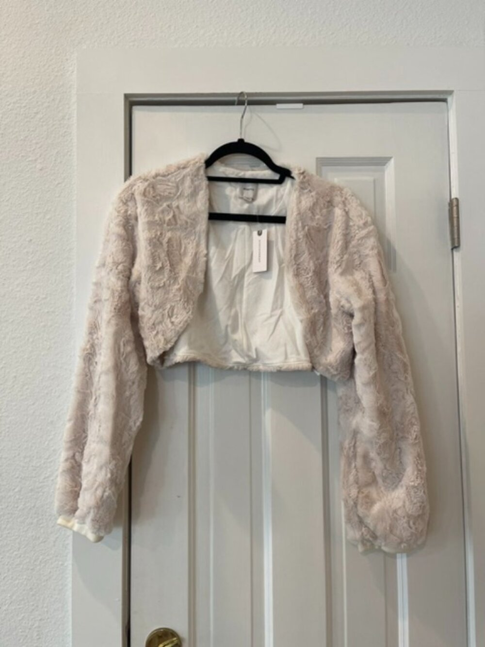 Maeve Anthropologie Creme Textured Faux Fur Cropped Bolero Shacket Medium NWT